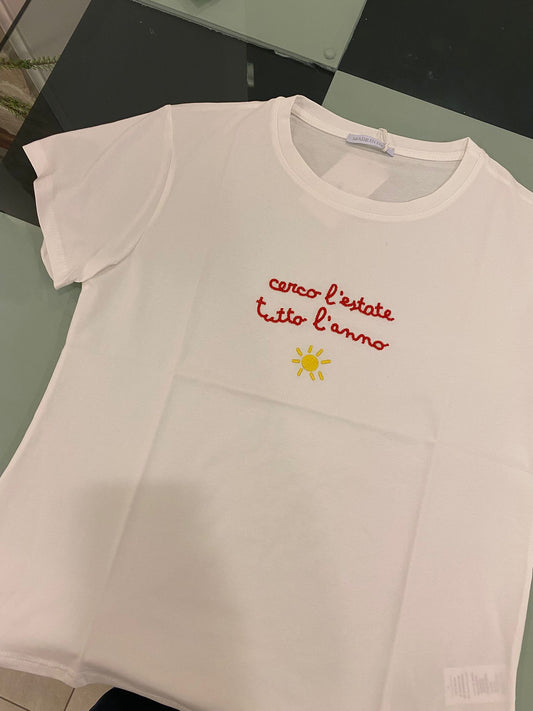 T-shirt cerco l'estate tutto l'anno