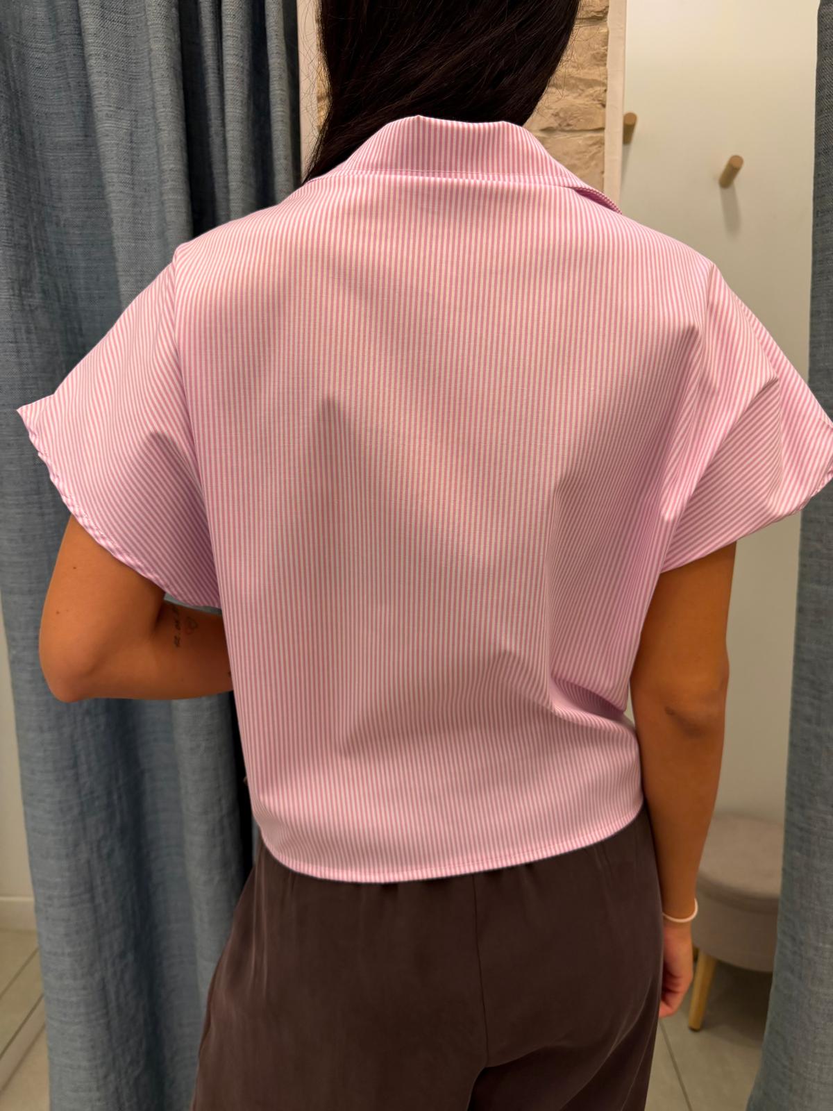 Camicia rosa fiocchetto