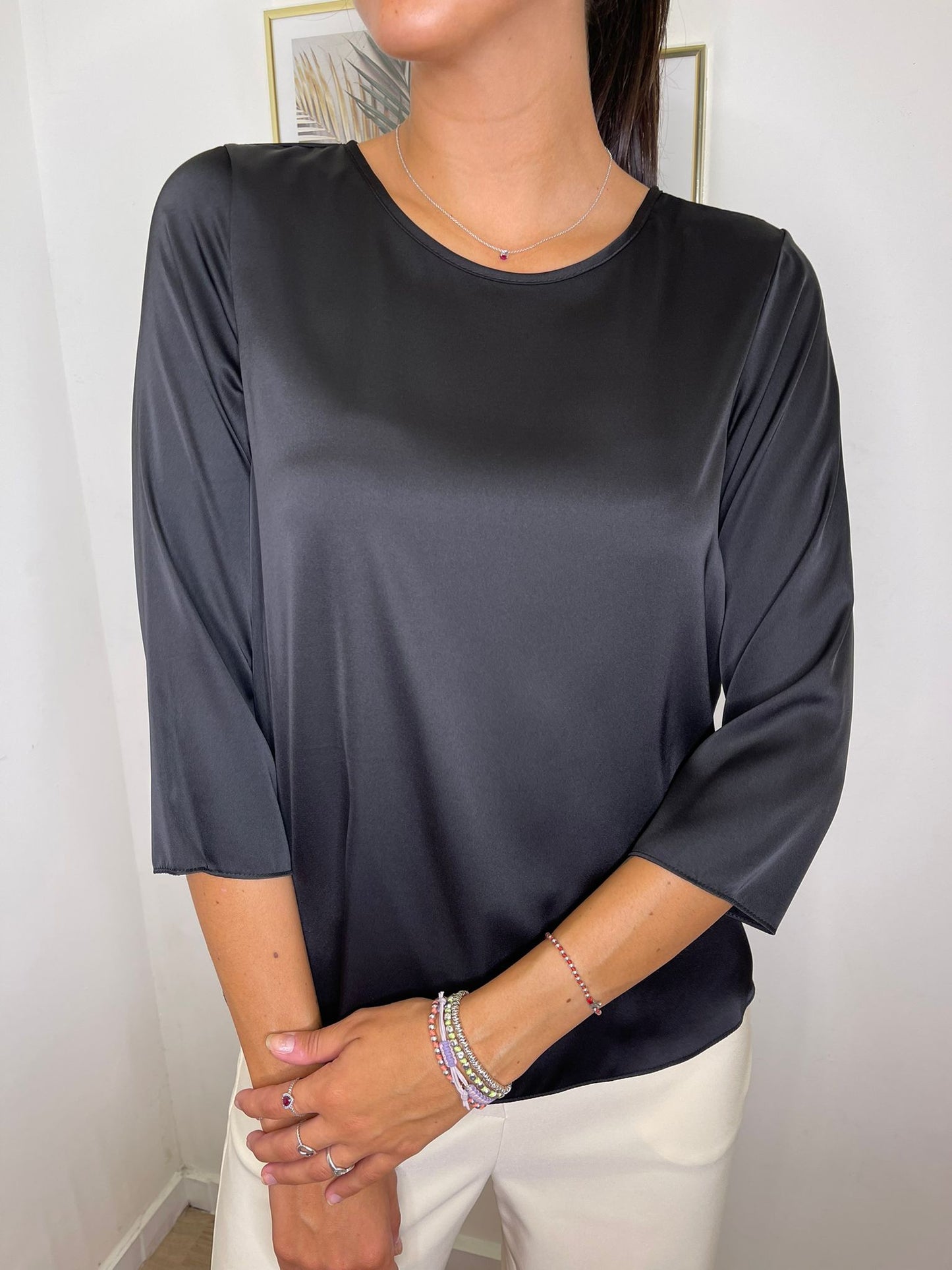 Blusa basica nera