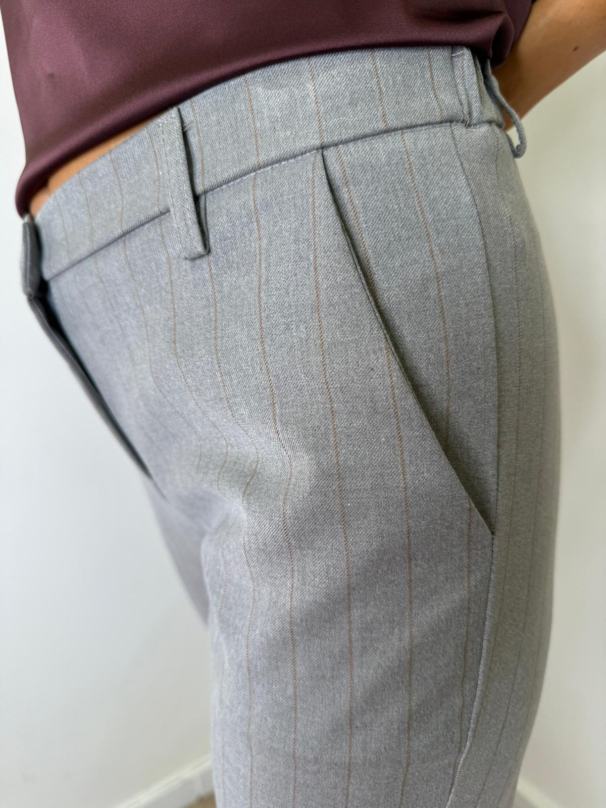 Pantalone gessato grigio e marrone