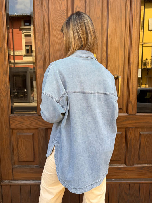 Camicia over denim